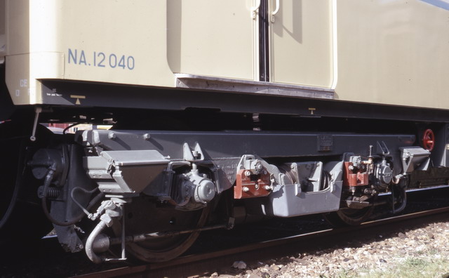Bogie ANF flambant neuf avec sablière extérieur. Villeneuve Mai 1969. (G.Rannou)