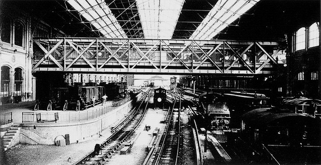 800px-Metro_de_Paris_-_Ligne_5_-_Viaduc_Gare_Austerlitz[1]